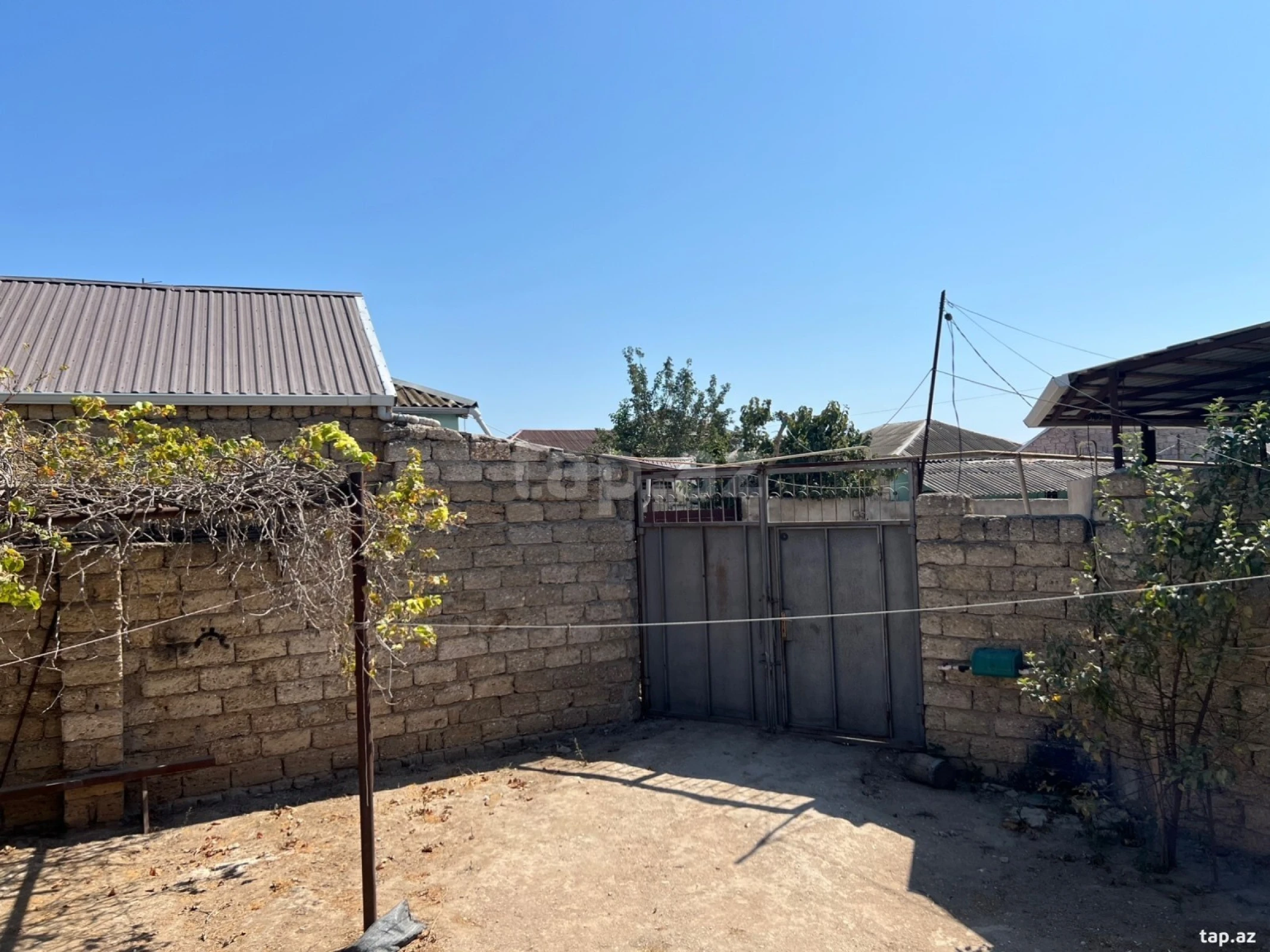 Satılır 3 otaqlı həyət evi