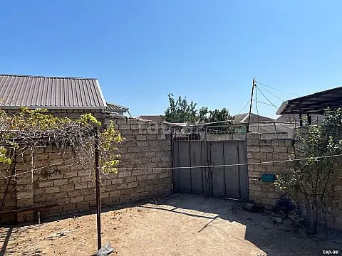 Satılır 3 otaqlı həyət evi