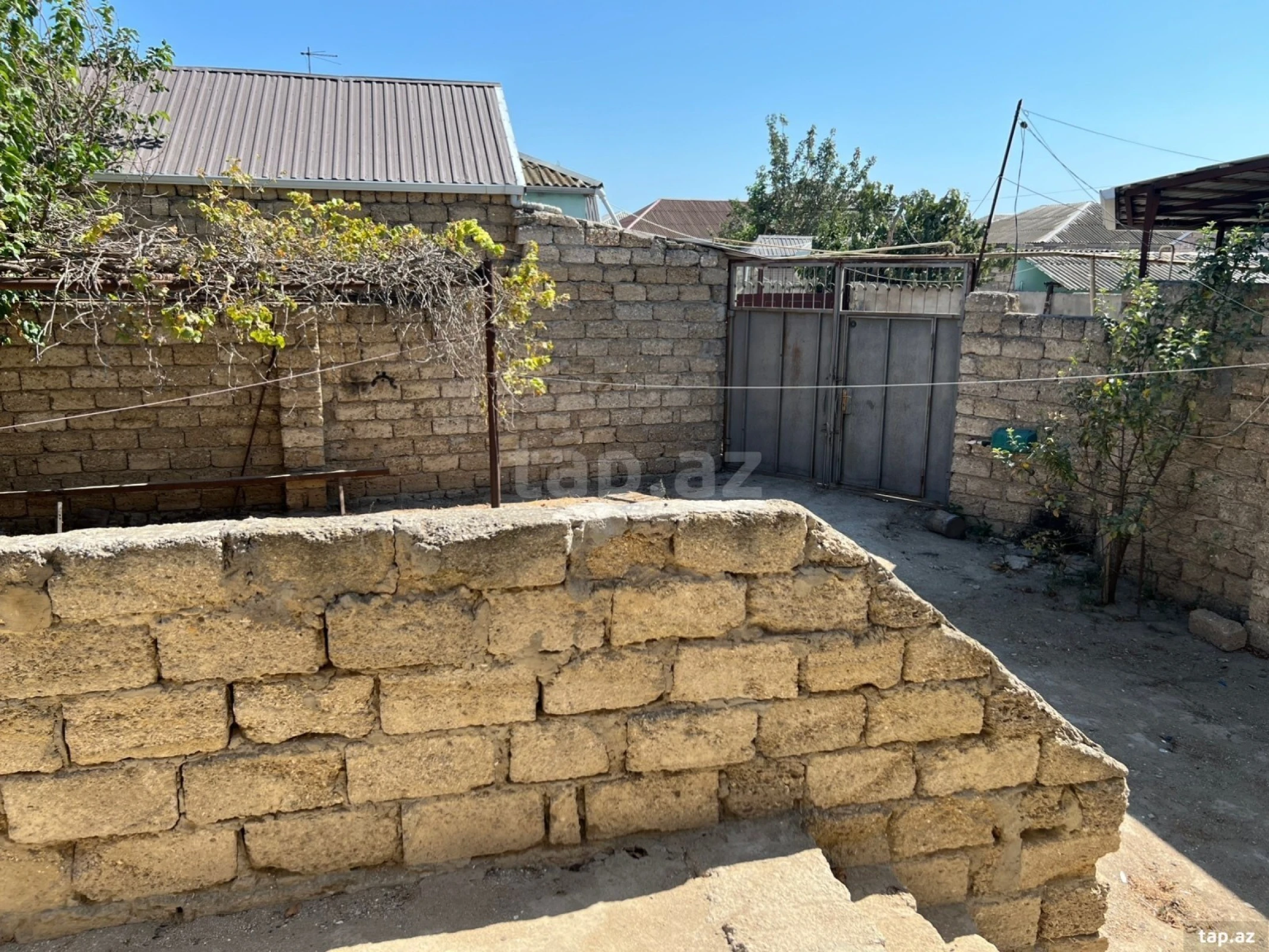 Satılır 3 otaqlı həyət evi