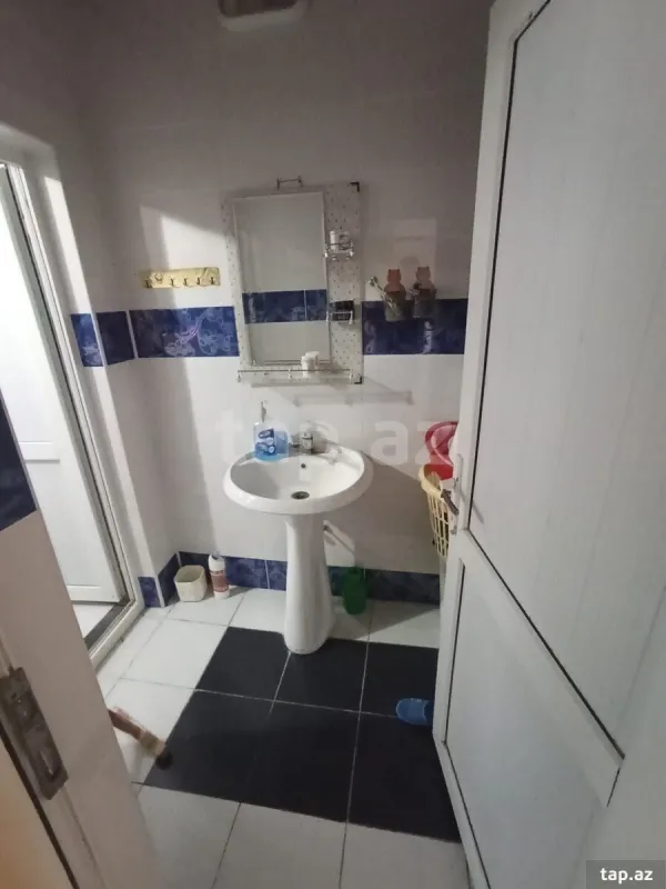 Satılır 4 otaqlı həyət evi