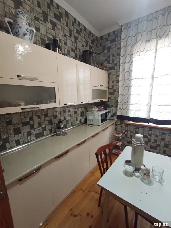 Satılır 4 otaqlı həyət evi