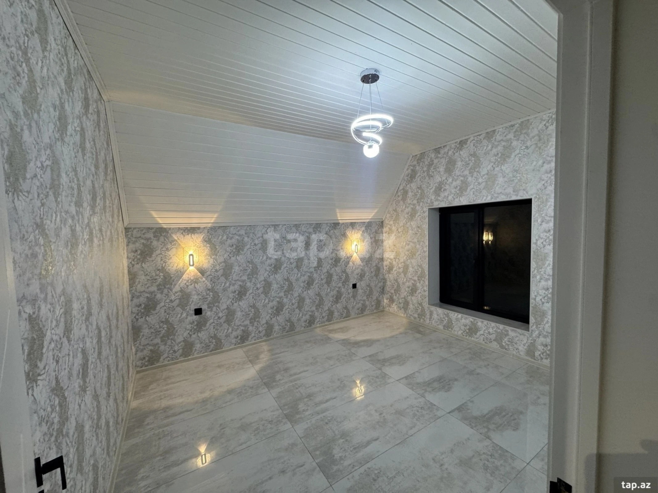 Satılır 5 otaqlı həyət evi