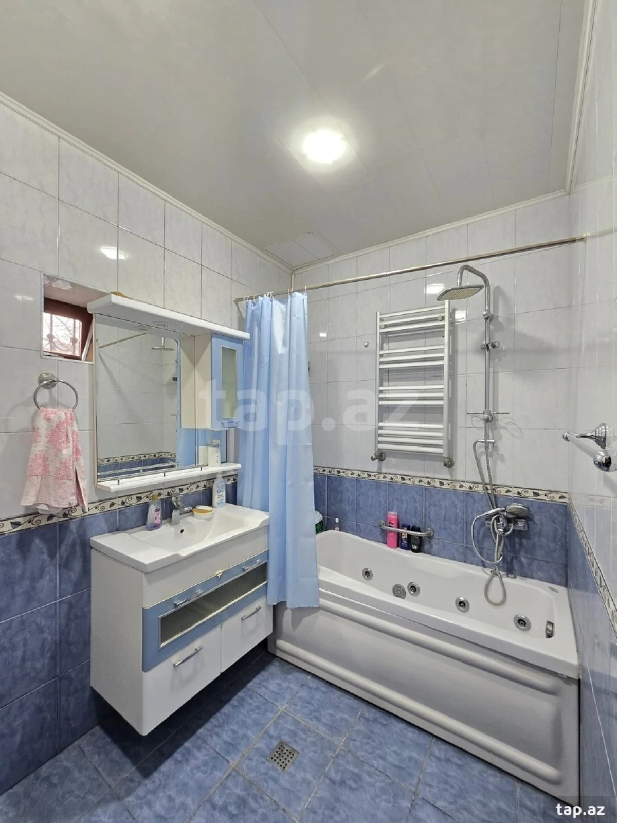 Satılır 7 otaqlı həyət evi 240 m²