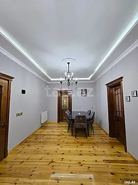 Satılır 7 otaqlı həyət evi 240 m²