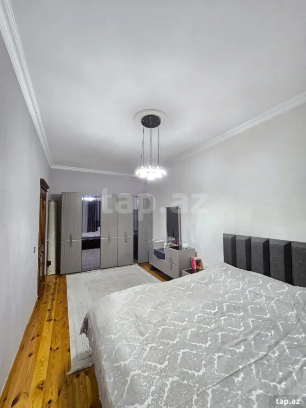 Satılır 7 otaqlı həyət evi 240 m²