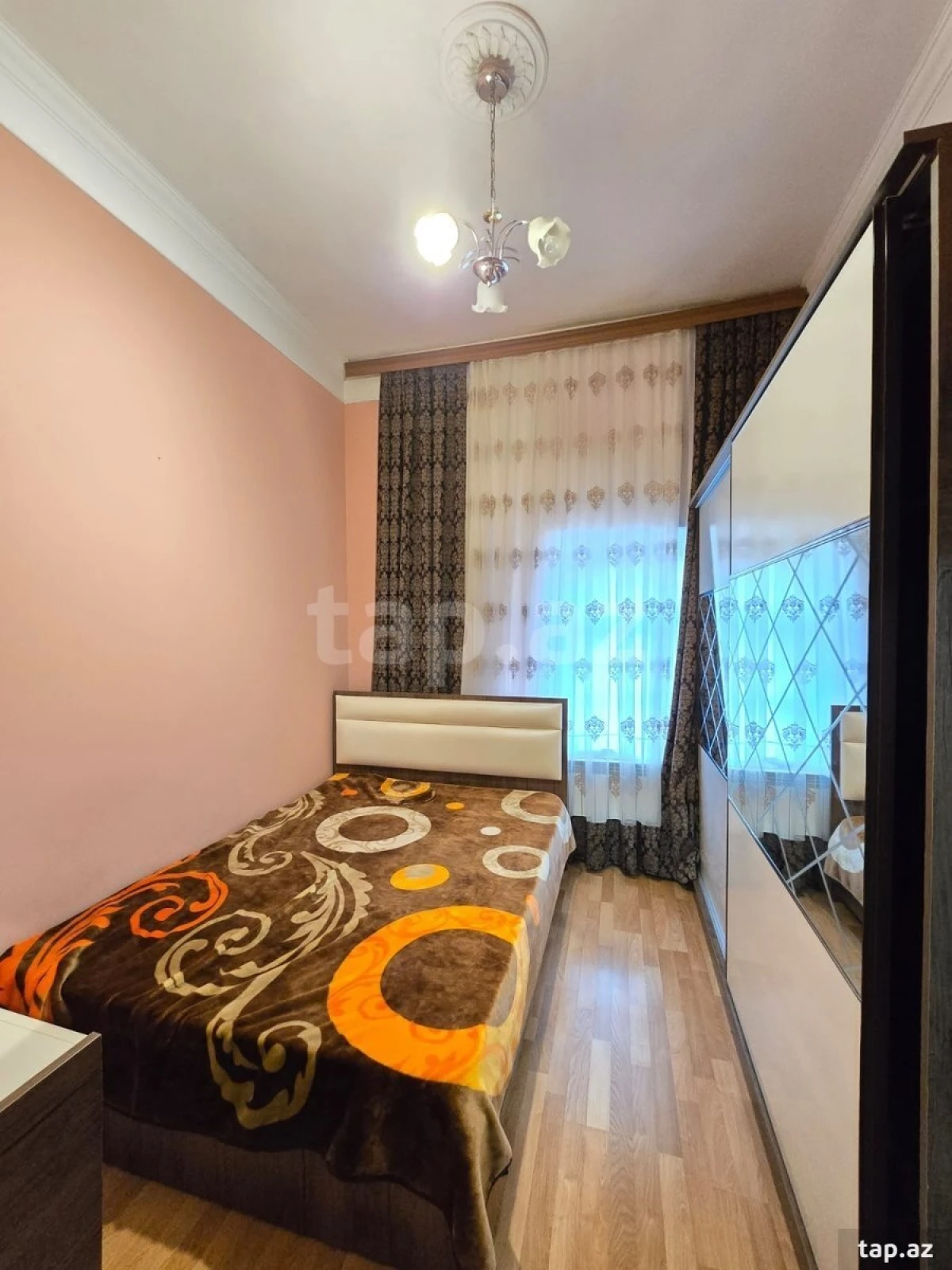 Satılır 7 otaqlı həyət evi 240 m²