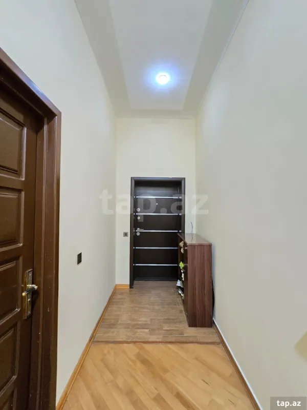 Satılır 7 otaqlı həyət evi 240 m²