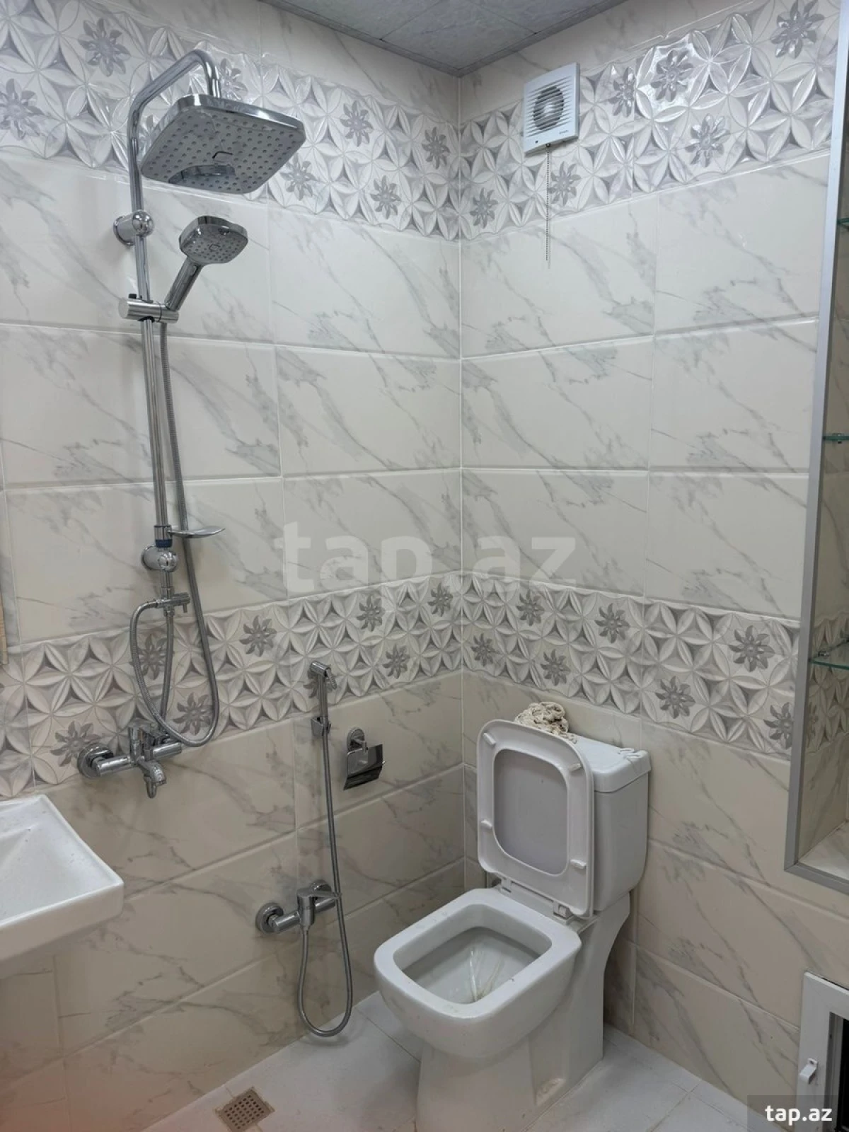 Kirayə verilir 3 otaqlı yeni tikili 66 m²