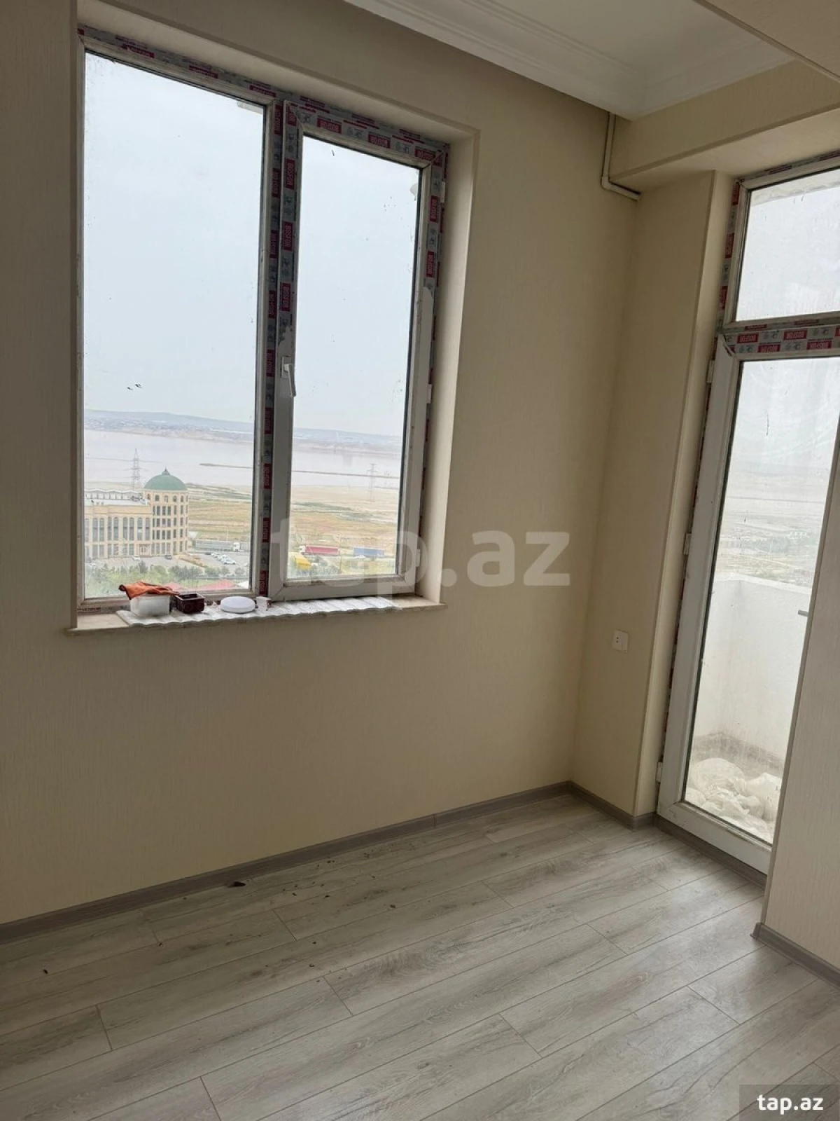 Kirayə verilir 3 otaqlı yeni tikili 66 m²