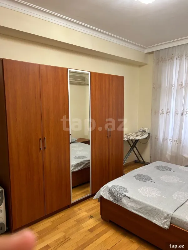 Kirayə verilir 3 otaqlı yeni tikili 140 m²