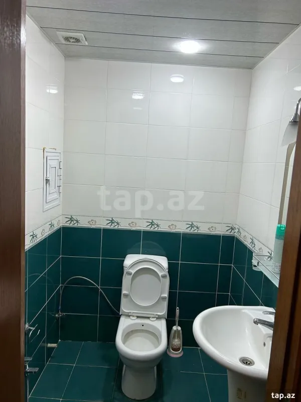 Kirayə verilir 3 otaqlı yeni tikili 140 m²