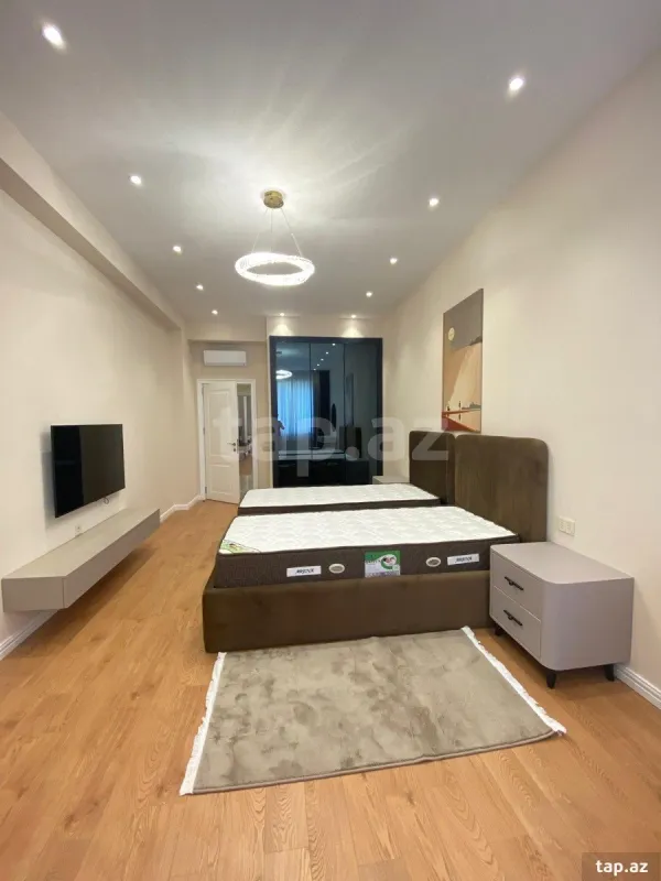 Kirayə verilir 3 otaqlı yeni tikili 180 m²