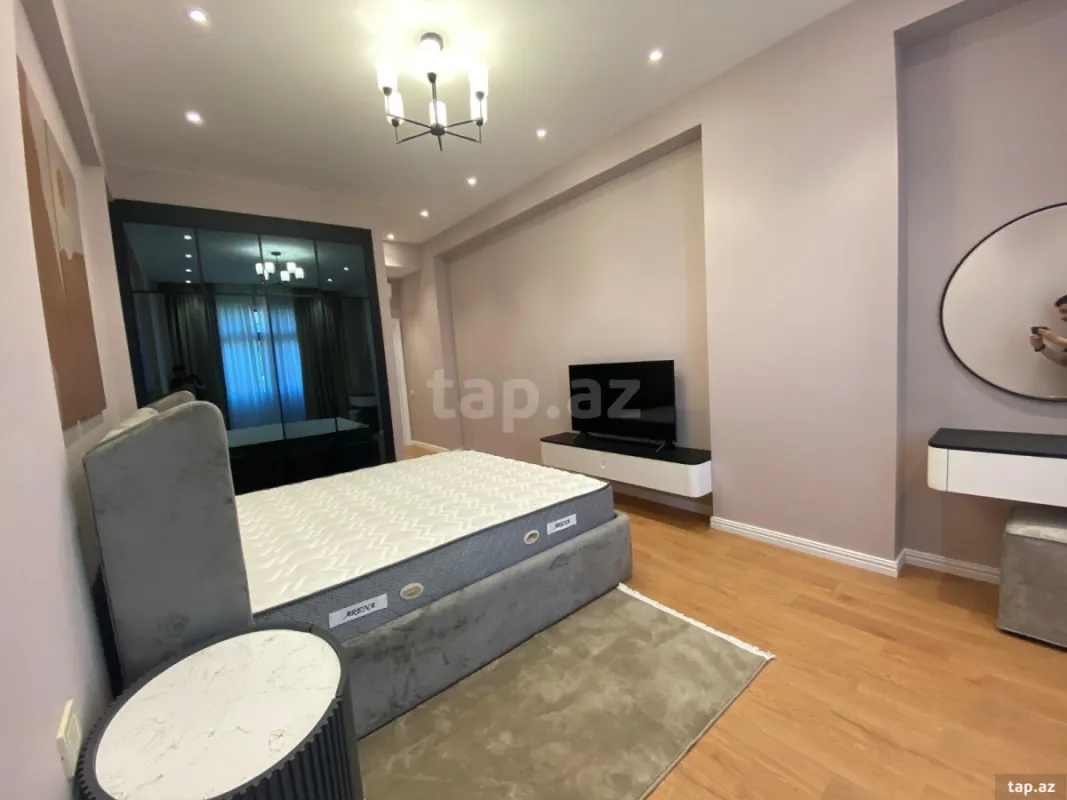 Kirayə verilir 3 otaqlı yeni tikili 180 m²