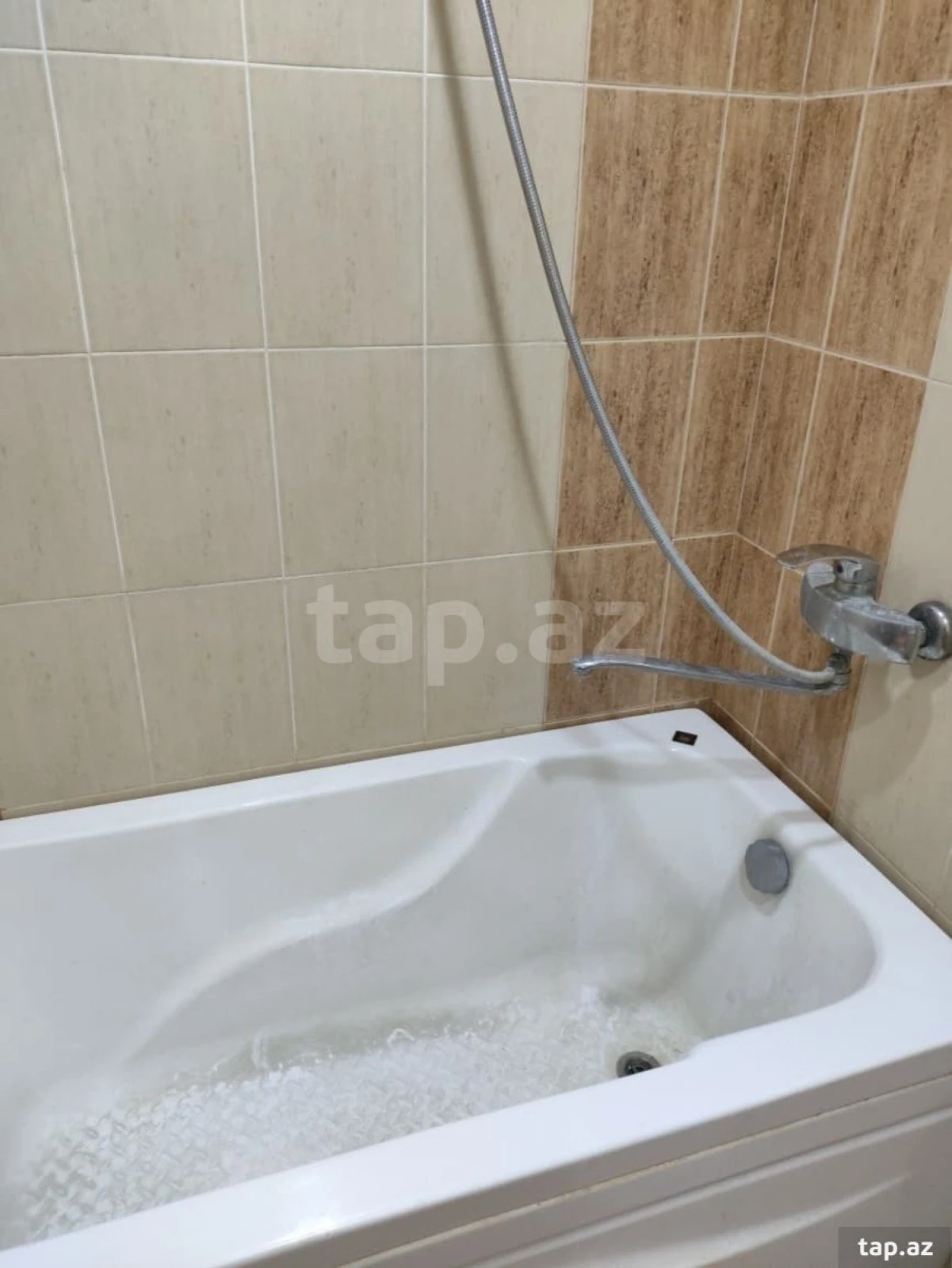 Satılır 3 otaqlı yeni tikili 76.2 m²