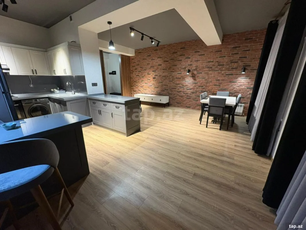 Kirayə verilir 3 otaqlı yeni tikili 125 m²