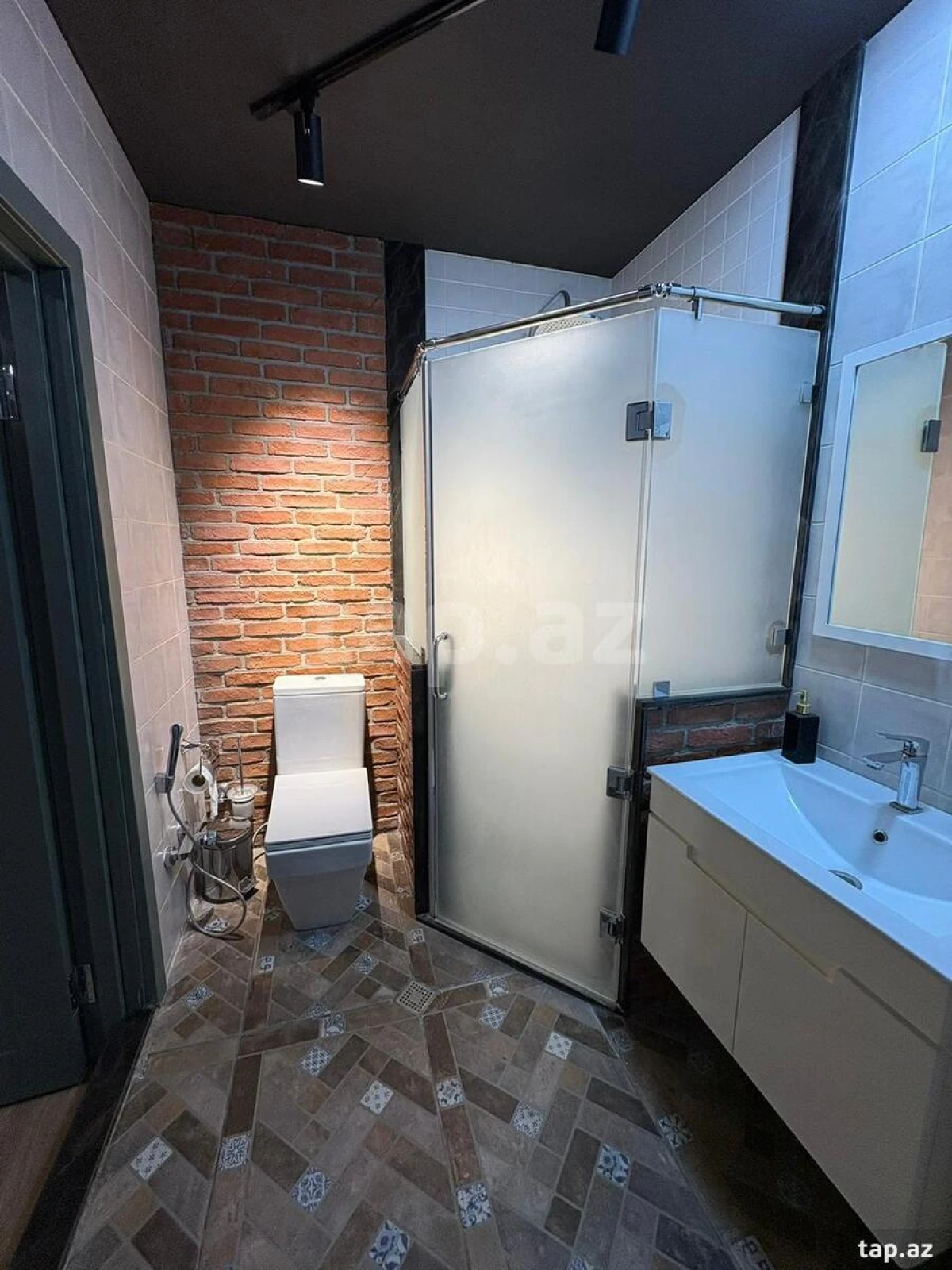 Kirayə verilir 3 otaqlı yeni tikili 125 m²
