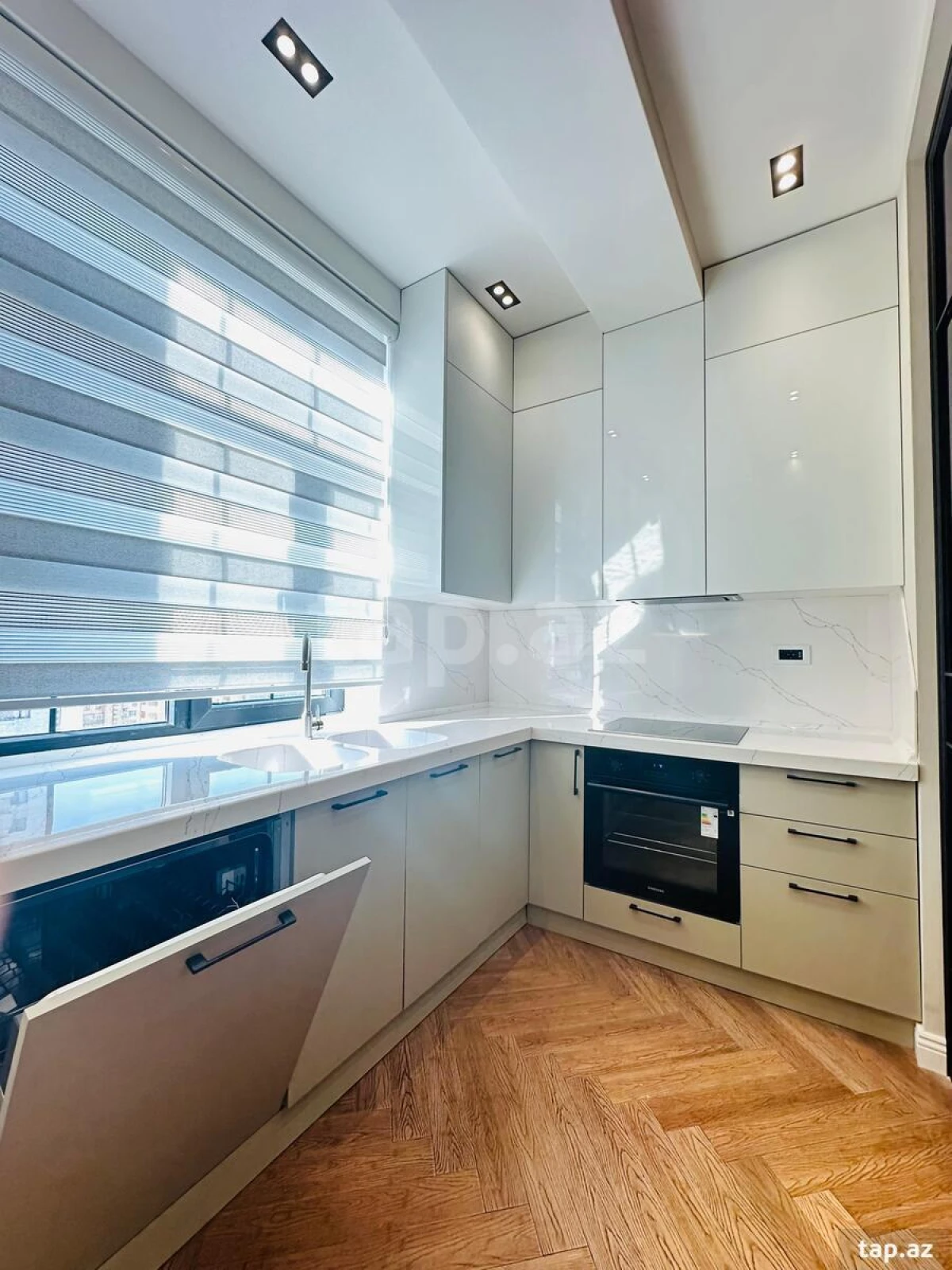 Satılır 2 otaqlı yeni tikili 68 m²