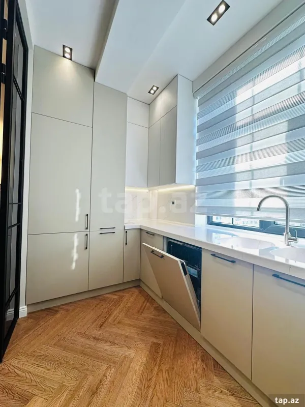 Satılır 2 otaqlı yeni tikili 68 m²