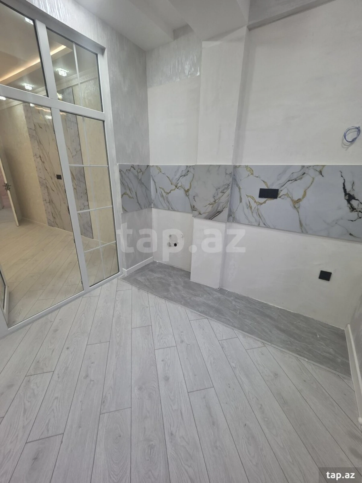 Satılır 4 otaqlı yeni tikili 97 m²