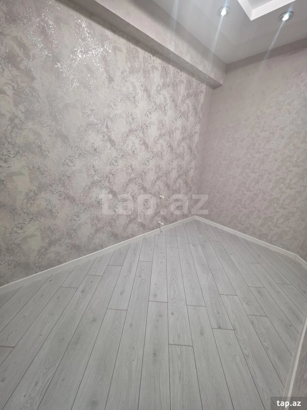 Satılır 4 otaqlı yeni tikili 97 m²