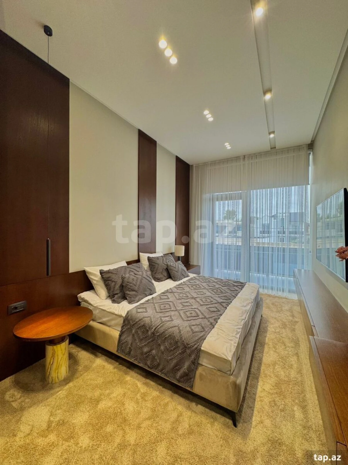 Satılır 4 otaqlı həyət evi