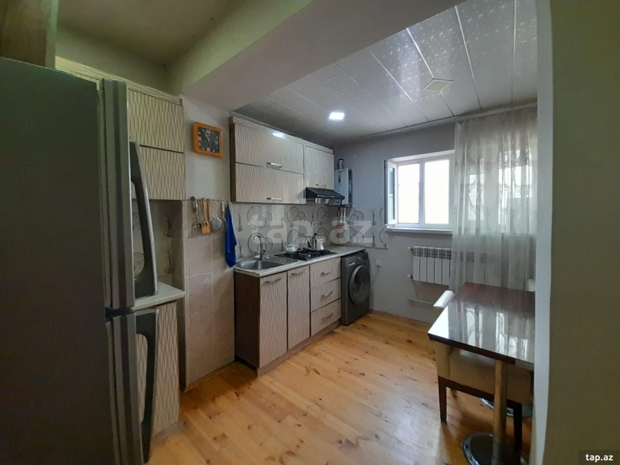 Satılır 8 otaqlı həyət evi