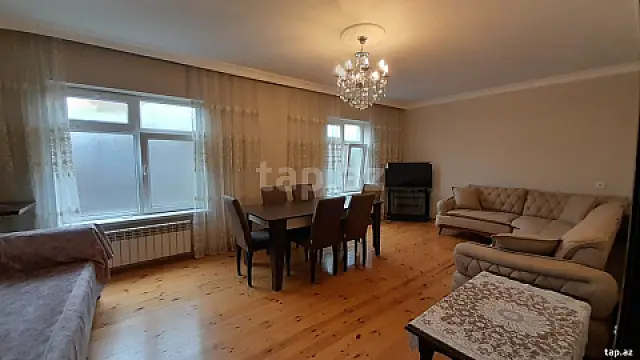 Satılır 8 otaqlı həyət evi