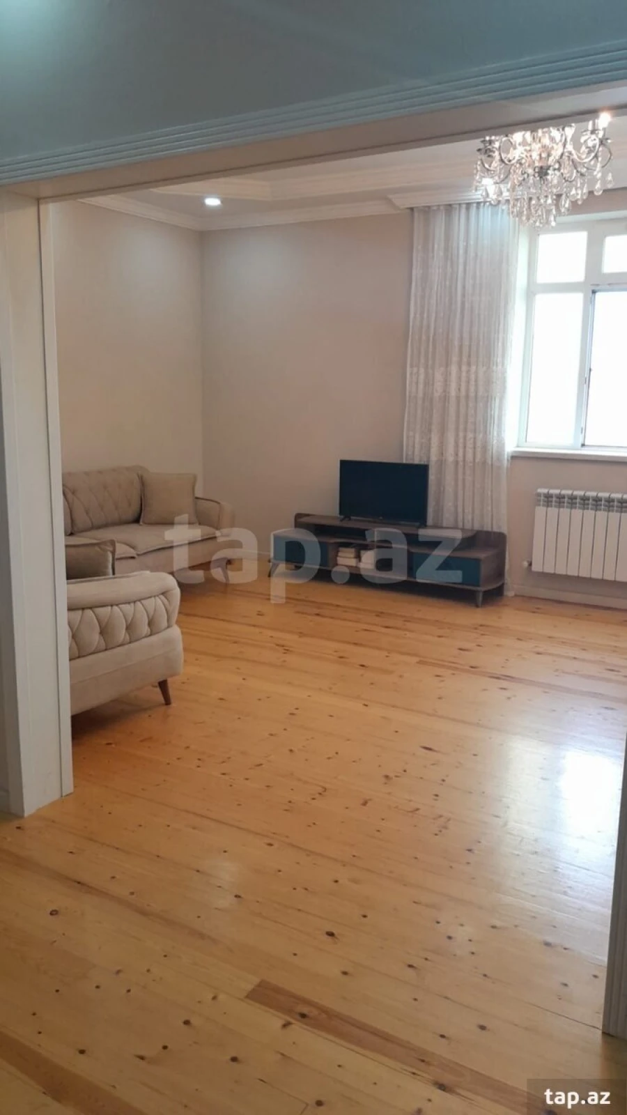 Satılır 8 otaqlı həyət evi