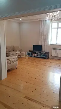 Satılır 8 otaqlı həyət evi