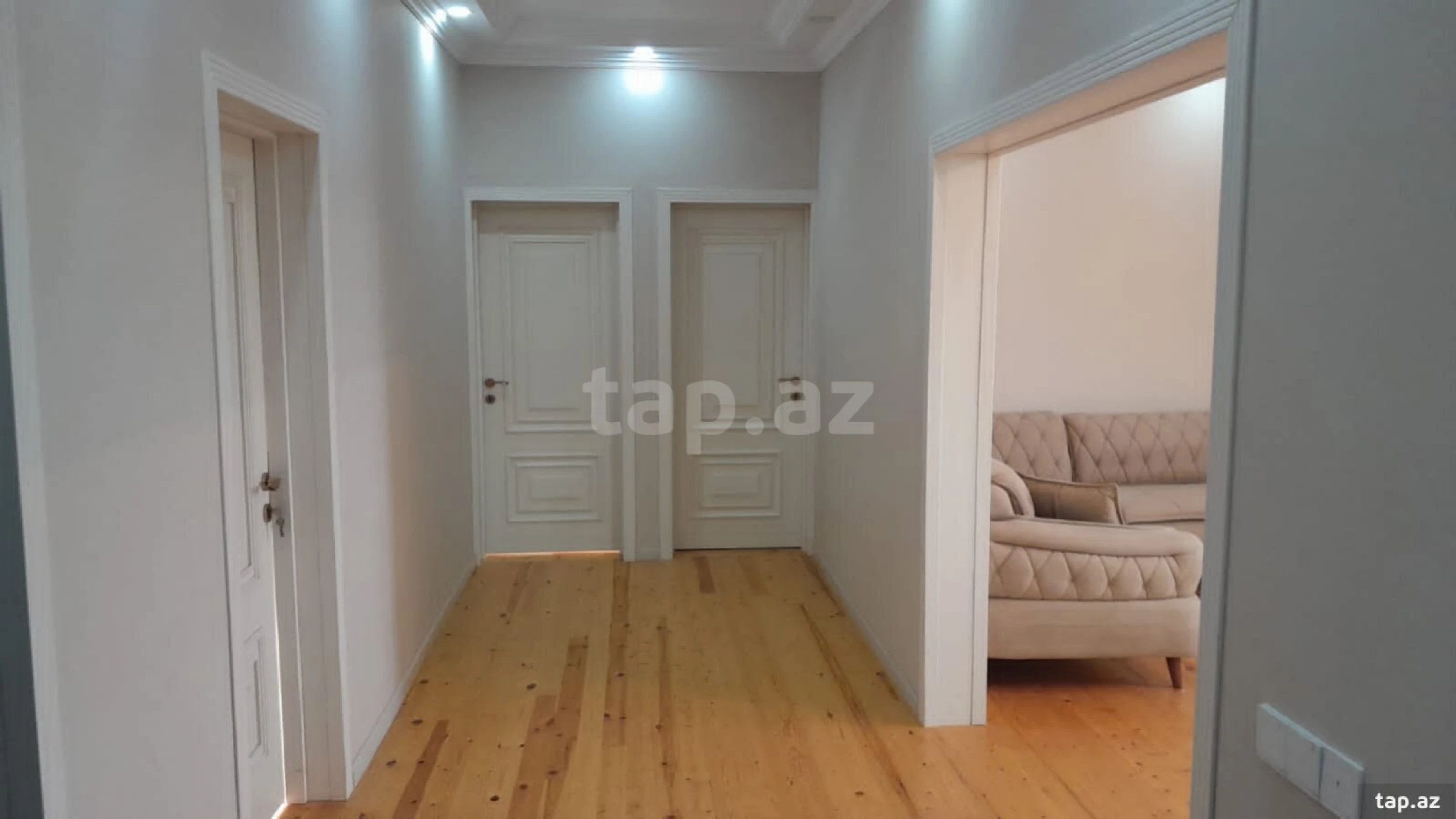 Satılır 8 otaqlı həyət evi