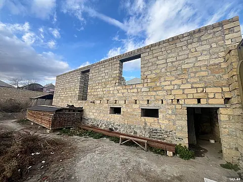 Satılır 3 otaqlı həyət evi