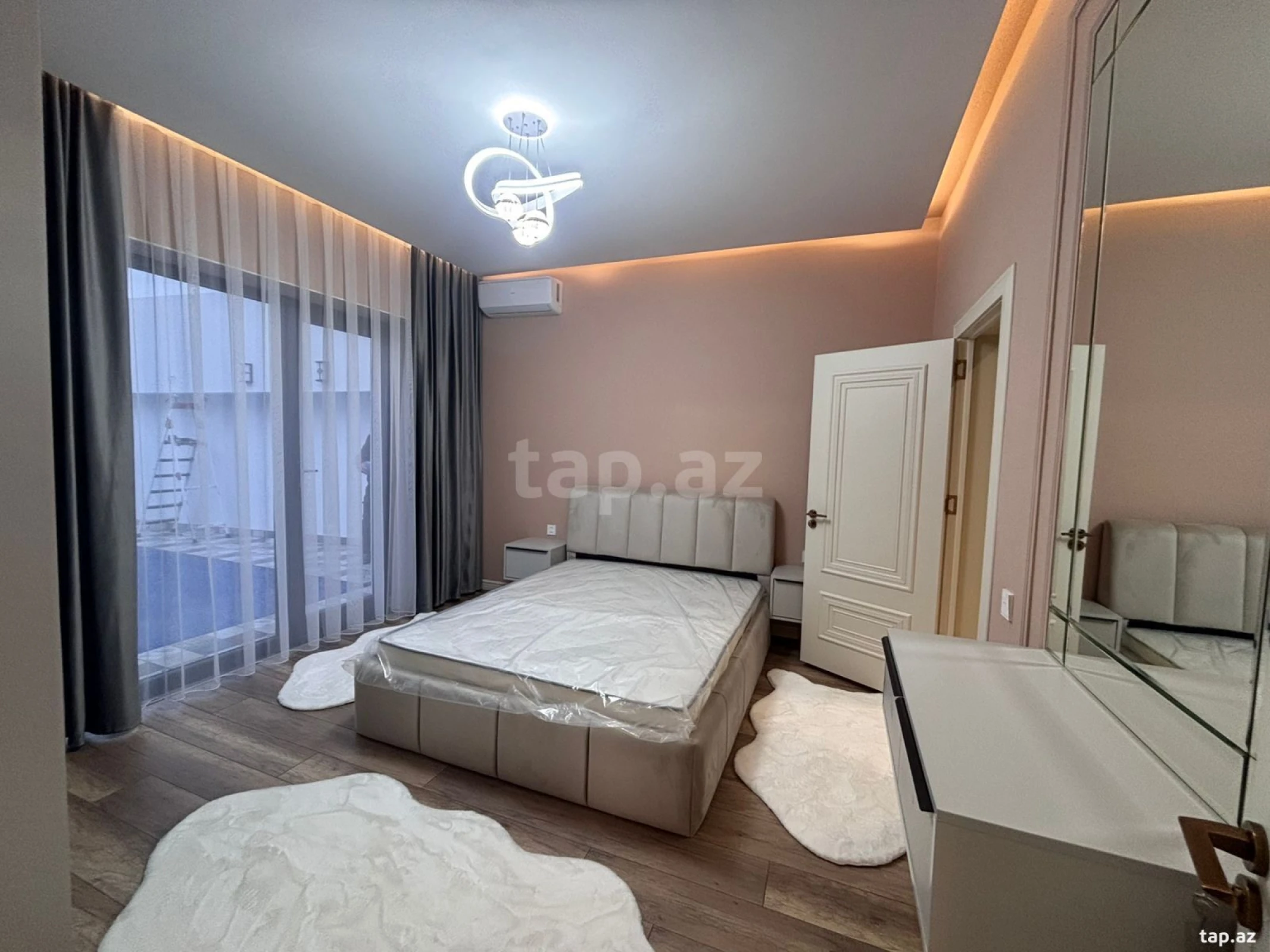 Satılır 4 otaqlı həyət evi