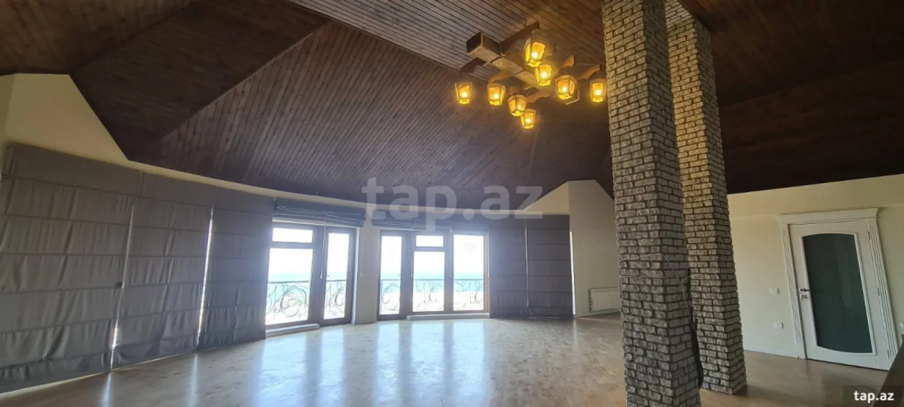 Satılır 5 otaqlı həyət evi