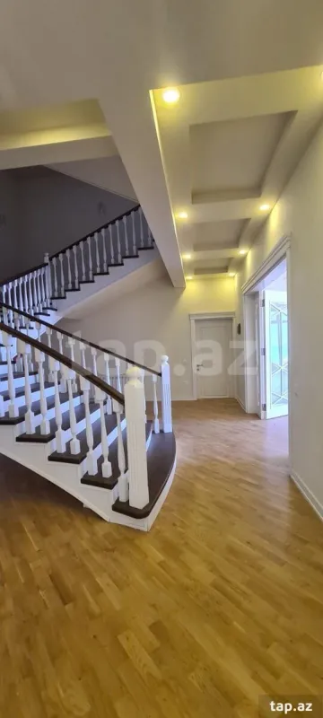 Satılır 5 otaqlı həyət evi