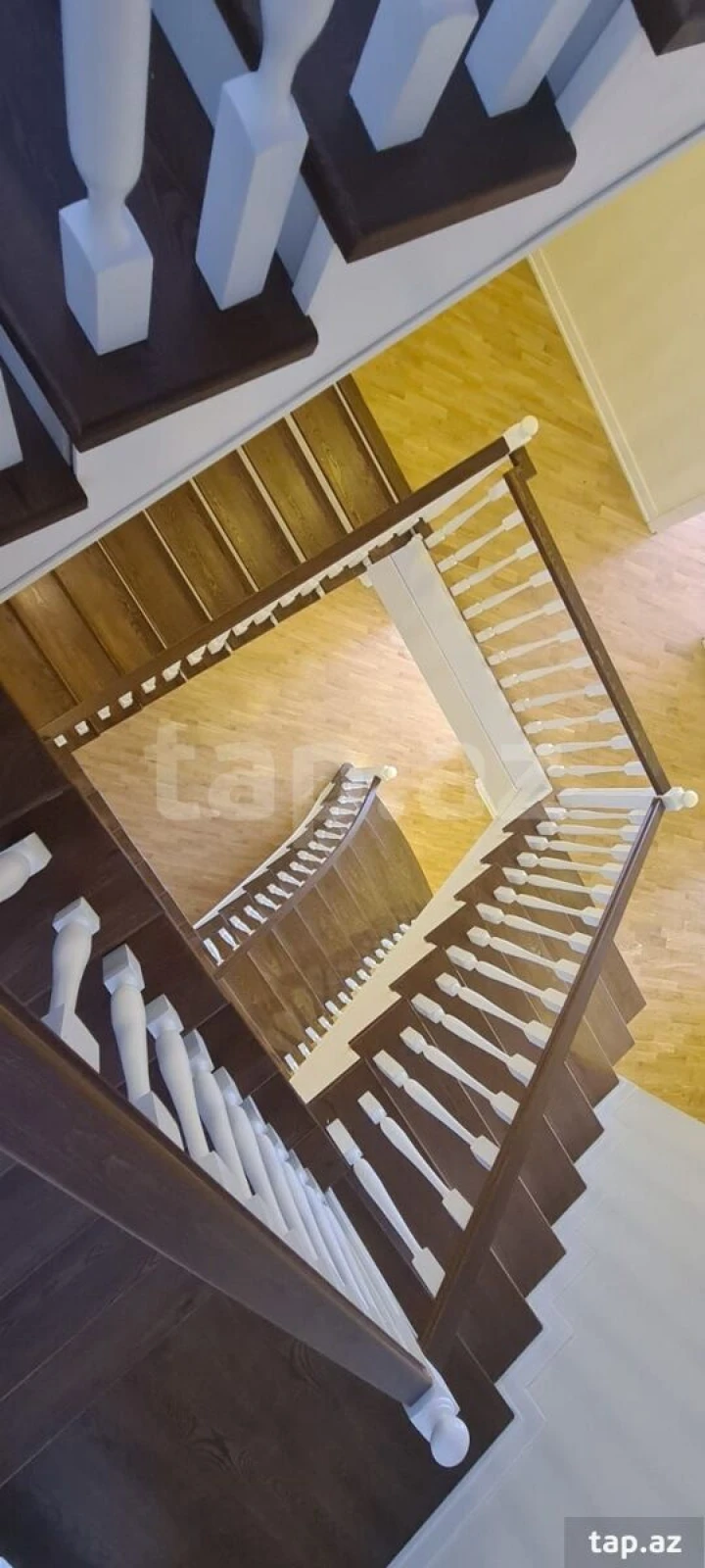 Satılır 5 otaqlı həyət evi