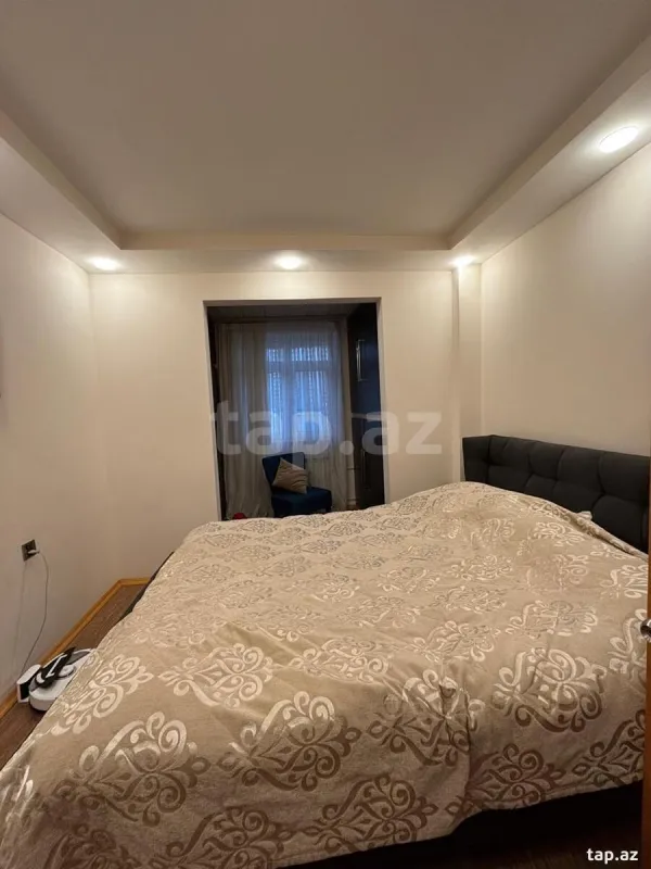 Satılır 4 otaqlı mənzil 110 m²