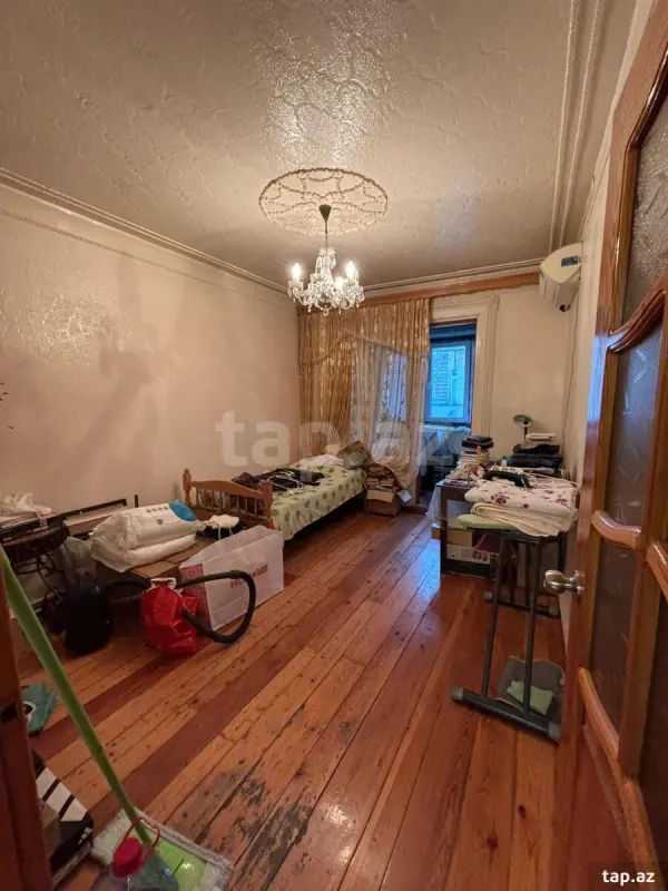 Satılır 4 otaqlı mənzil 110 m²
