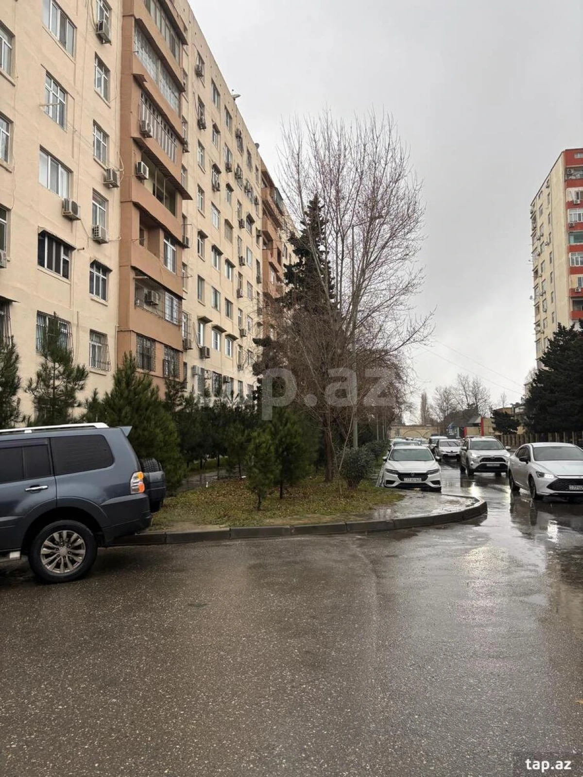Satılır 4 otaqlı mənzil 110 m²