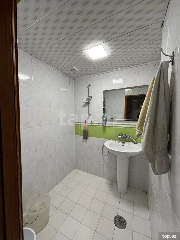Satılır 4 otaqlı mənzil 110 m²