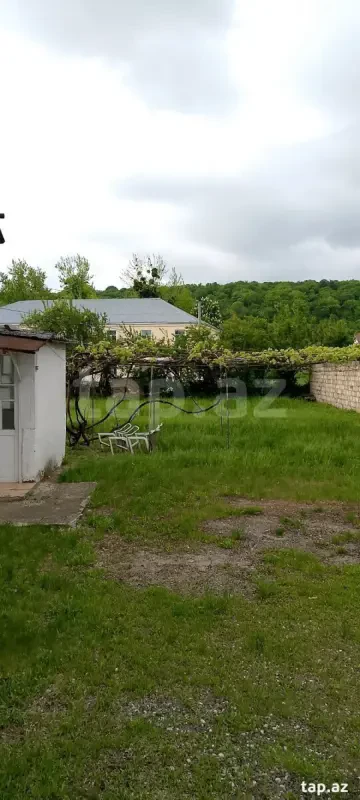 Satılır 6 otaqlı həyət evi 999 m²