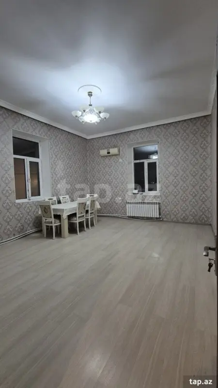 Kirayə verilir 2 otaqlı mənzil 68 m²