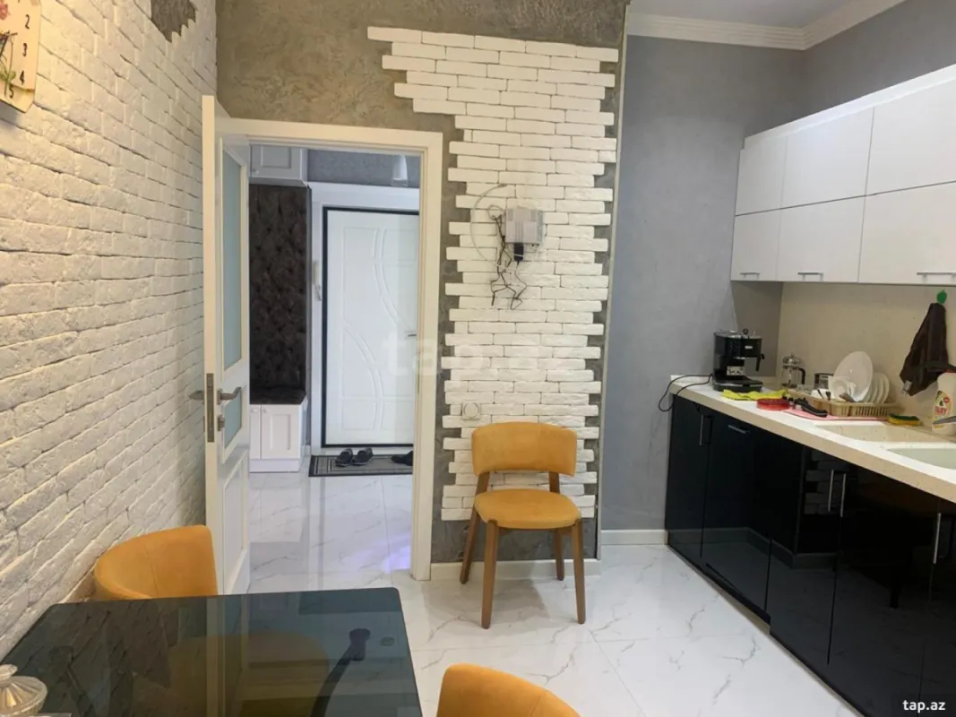 Satılır 2 otaqlı yeni tikili 75 m²