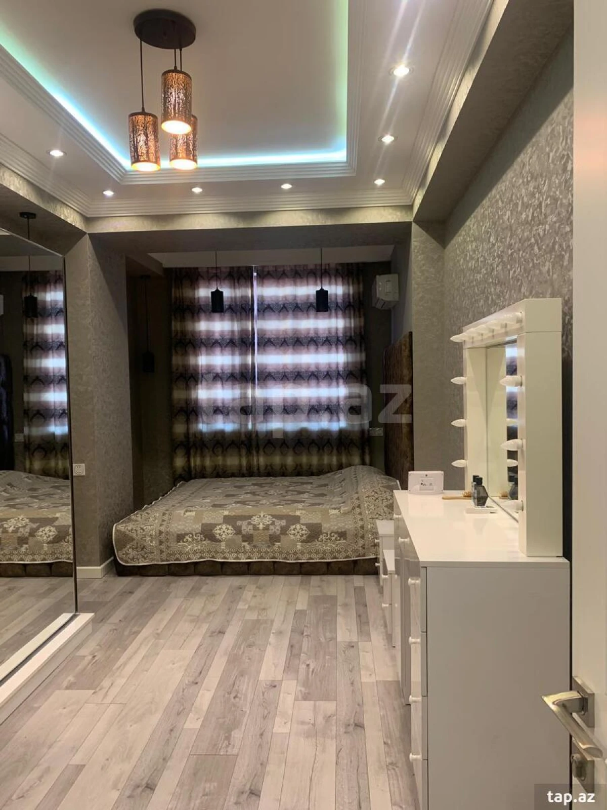 Satılır 2 otaqlı yeni tikili 75 m²