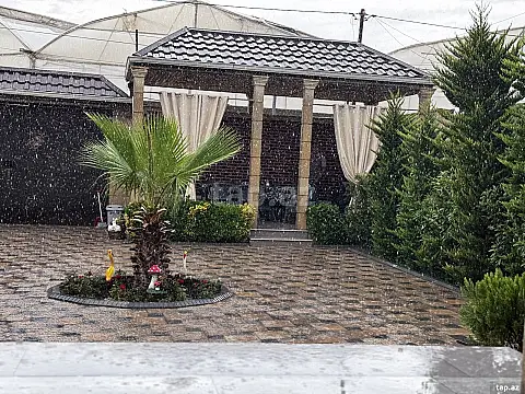 Satılır 4 otaqlı həyət evi