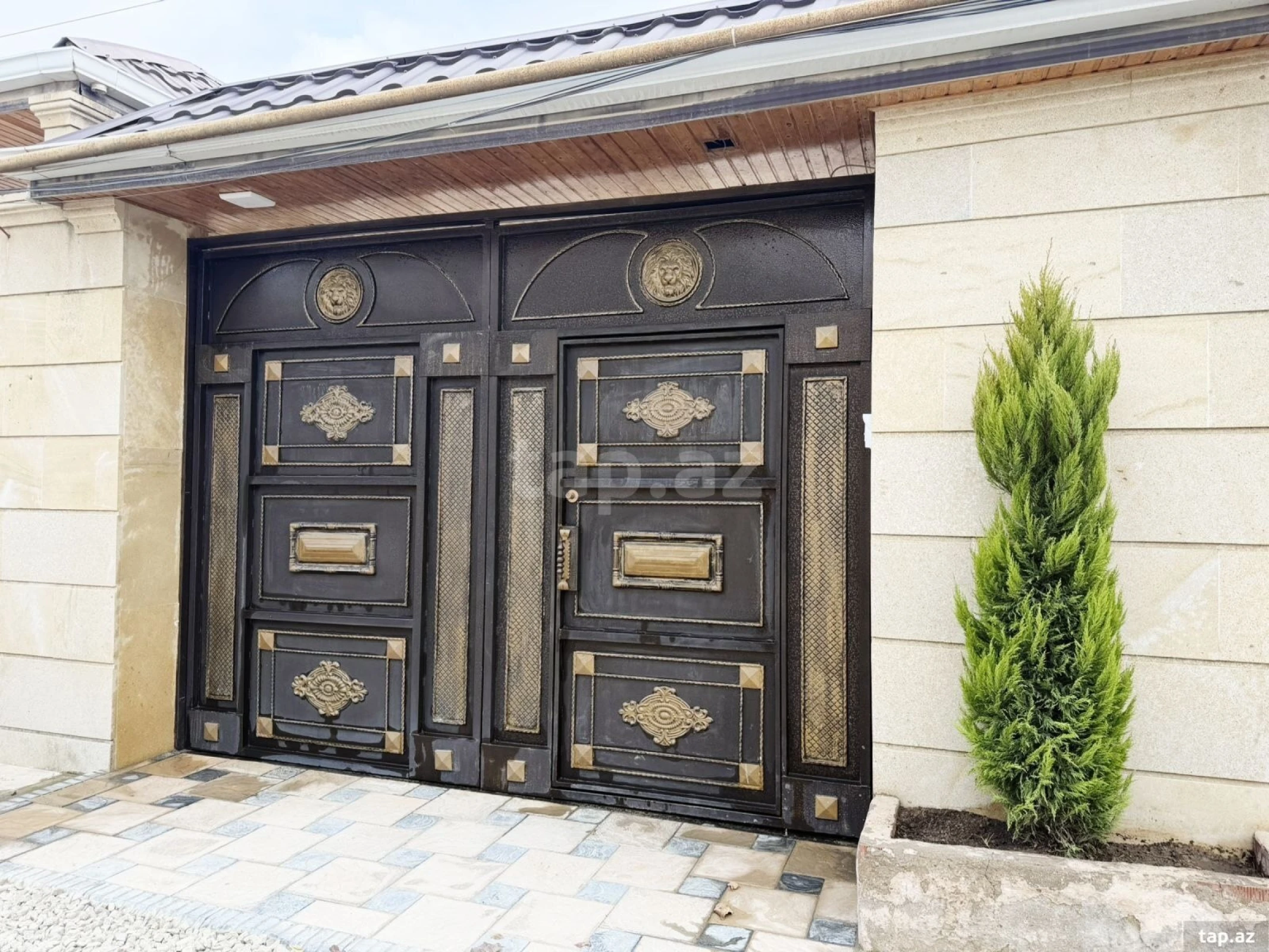 Satılır 4 otaqlı həyət evi