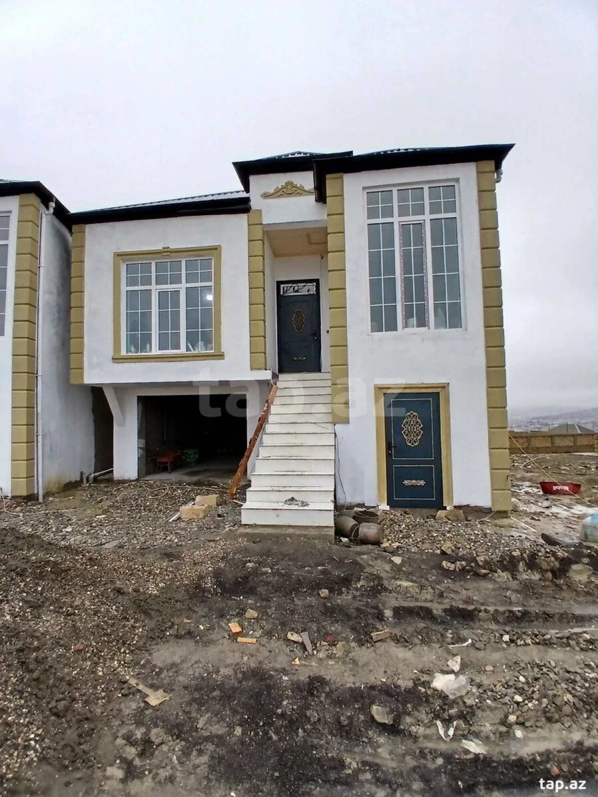 Satılır 5 otaqlı həyət evi 160 m²