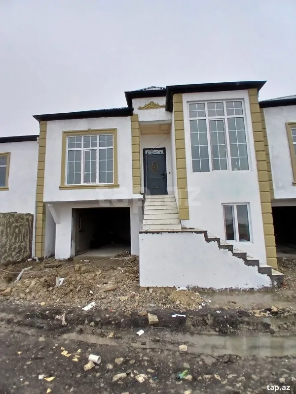 Satılır 5 otaqlı həyət evi 160 m²