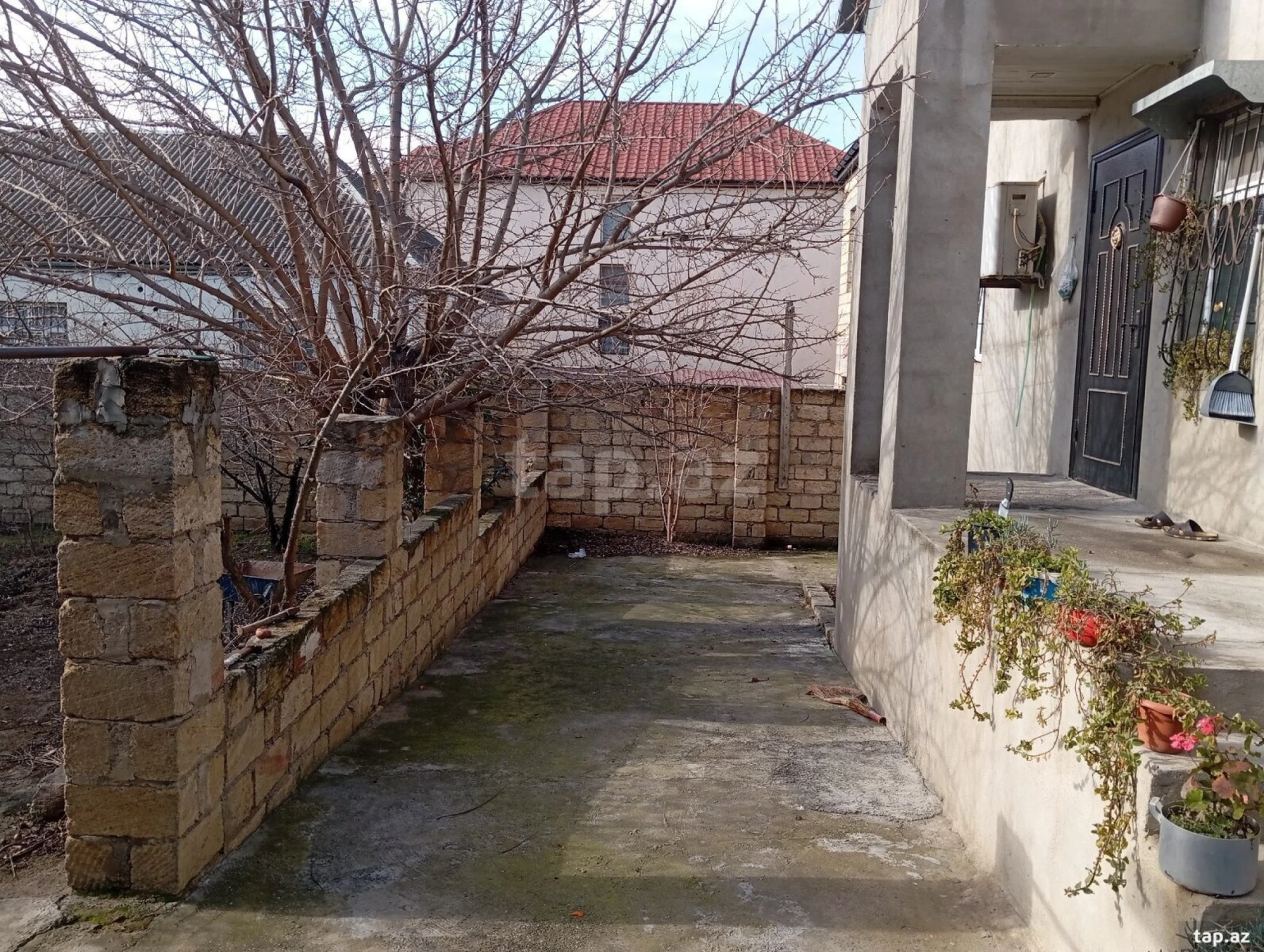 Satılır 4 otaqlı həyət evi