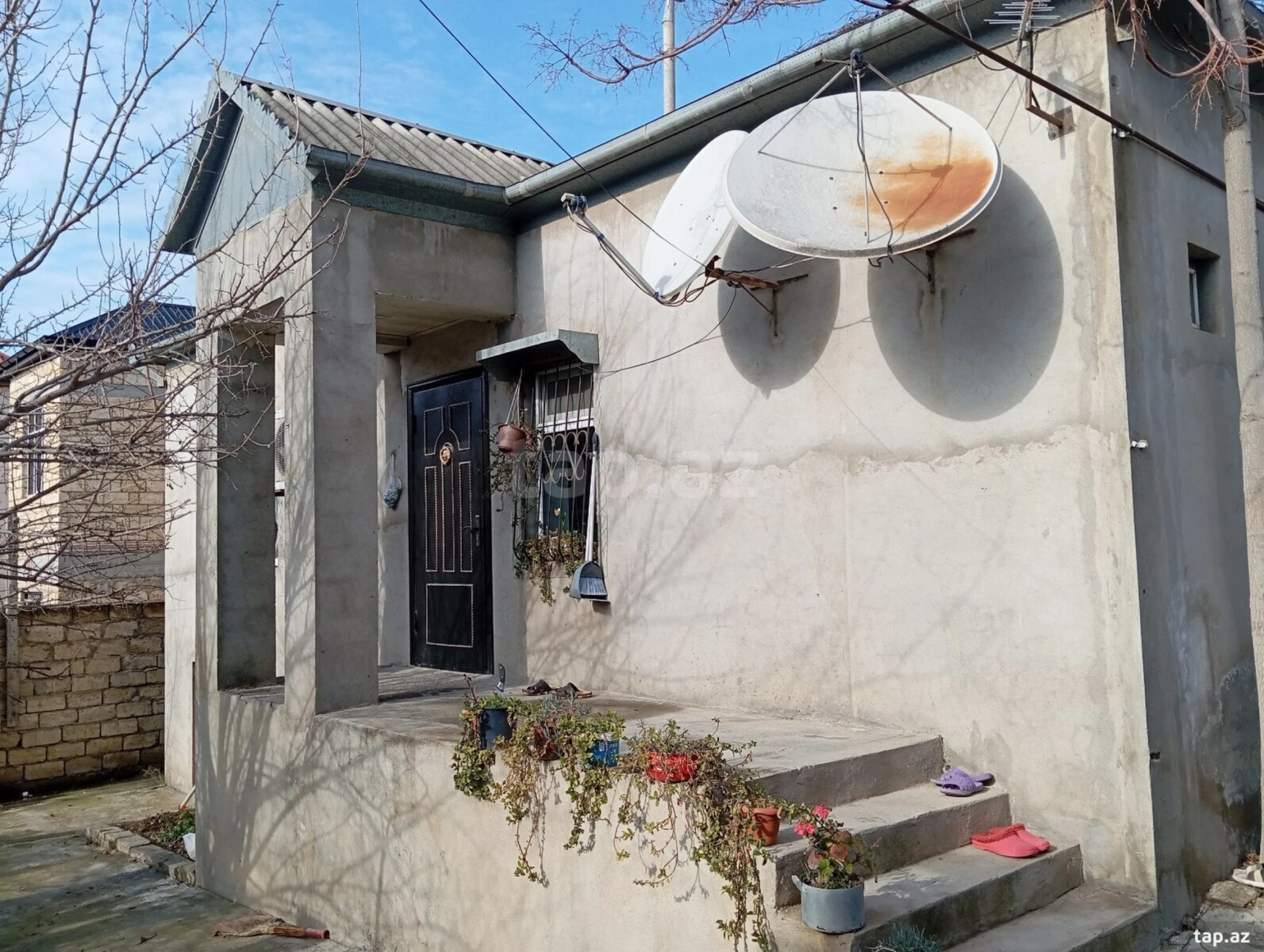 Satılır 4 otaqlı həyət evi