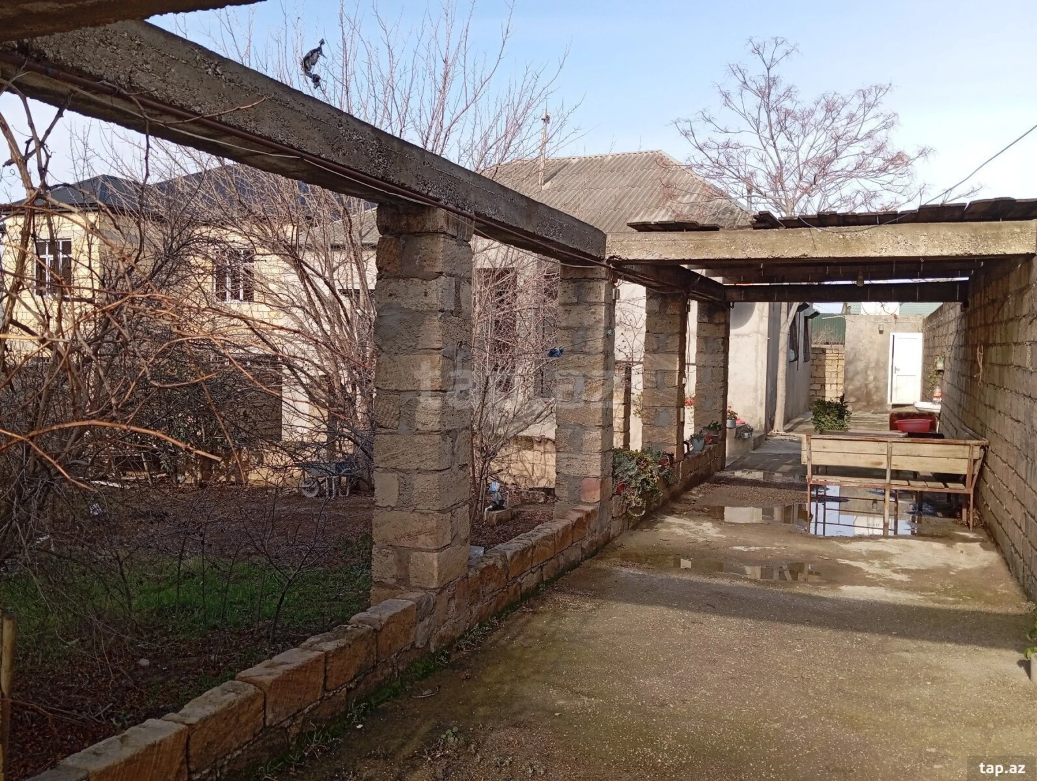 Satılır 4 otaqlı həyət evi